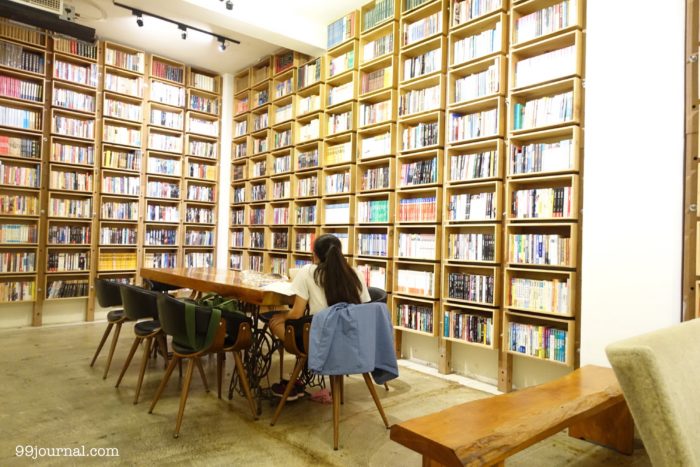 艸祭Ciaoji Book innの図書スペース写真